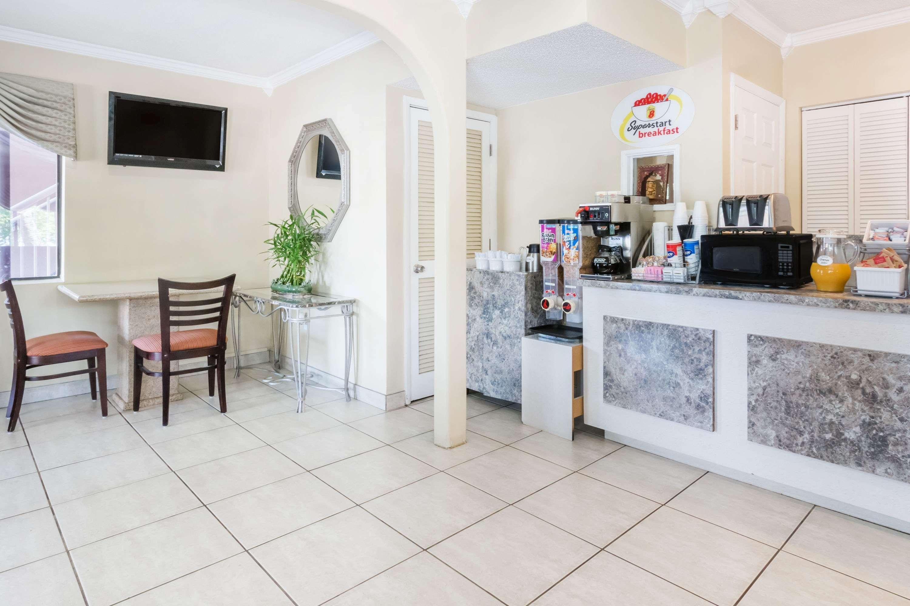 Super 8 By Wyndham Ft Walton Beach Fort Walton Beach Bagian luar foto